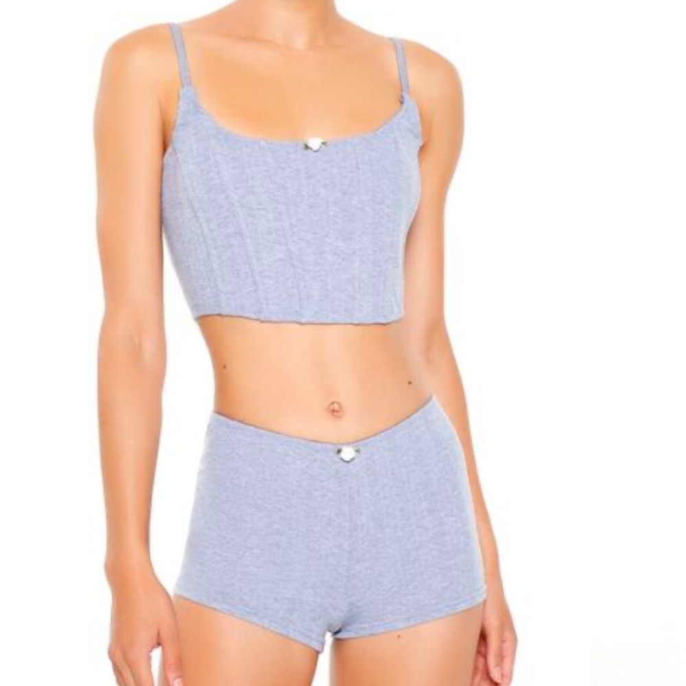 Gray Two-Piece Lounge Set with White Rosette